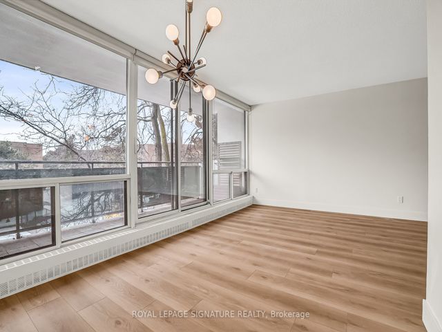 209 - 20 Sunrise Ave