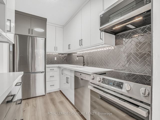 209 - 20 Sunrise Ave