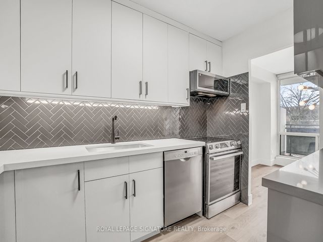 209 - 20 Sunrise Ave