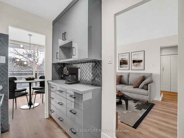 209 - 20 Sunrise Ave