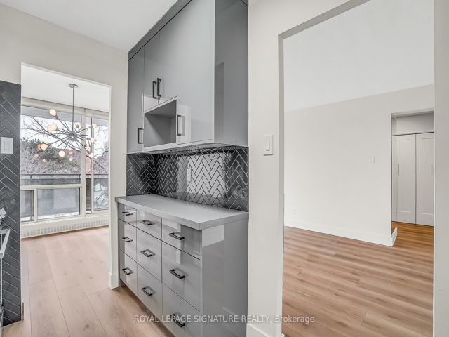 209 - 20 Sunrise Ave