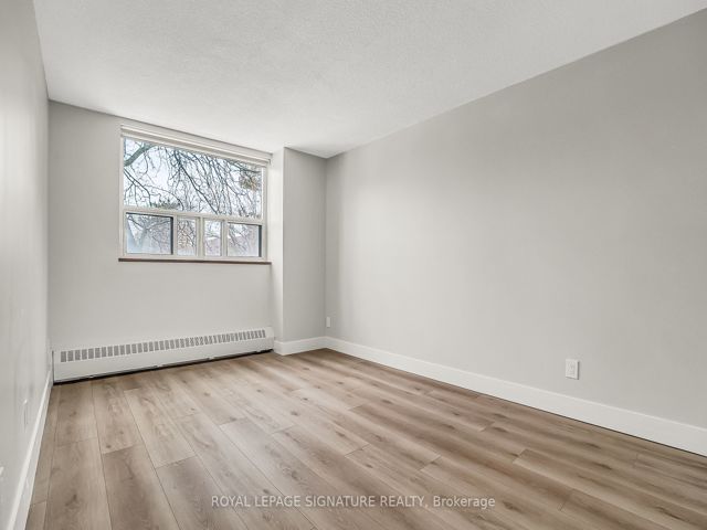 209 - 20 Sunrise Ave