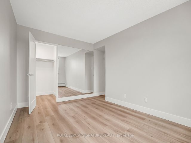 209 - 20 Sunrise Ave