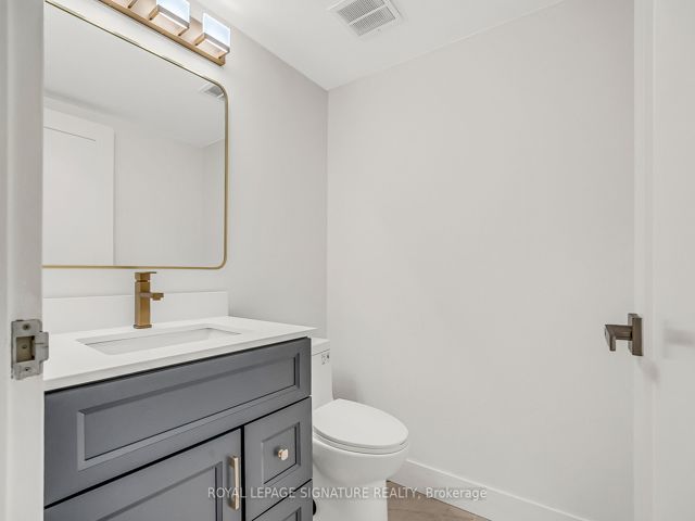 209 - 20 Sunrise Ave