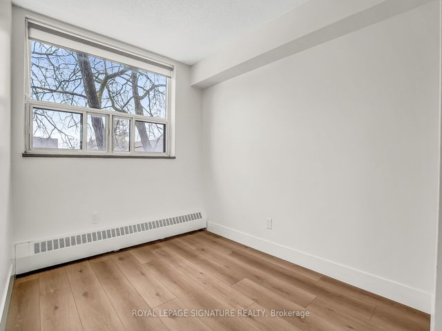 209 - 20 Sunrise Ave