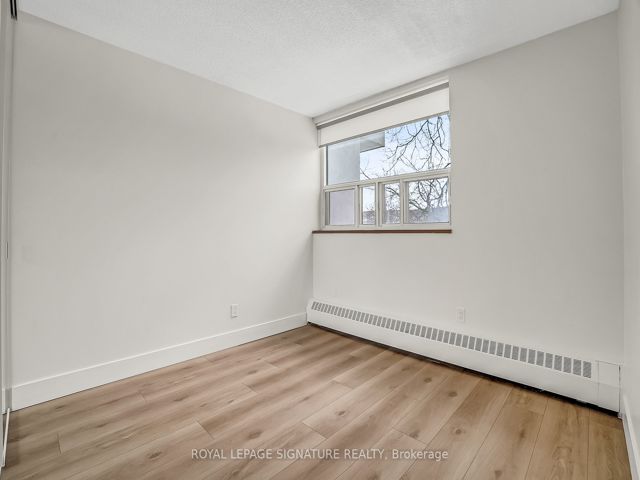 209 - 20 Sunrise Ave