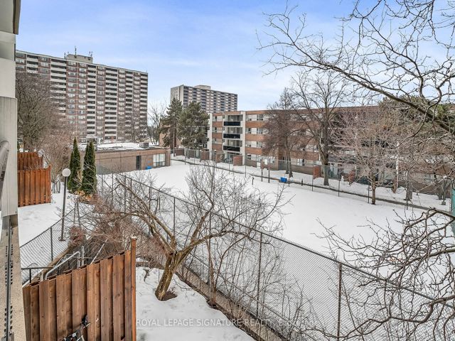 209 - 20 Sunrise Ave