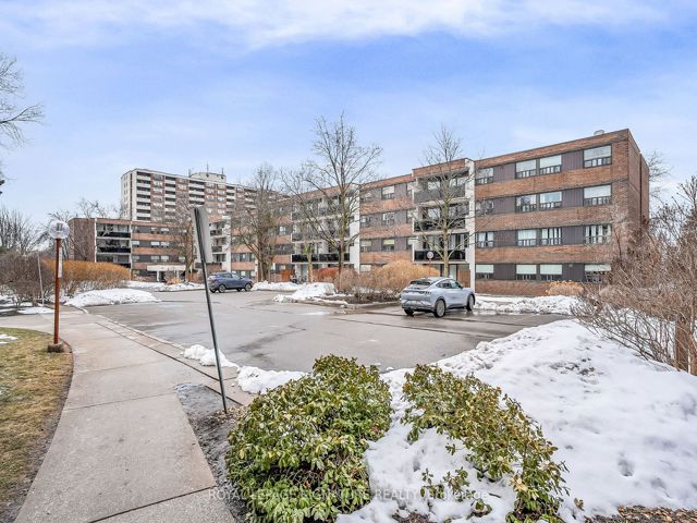 209 - 20 Sunrise Ave