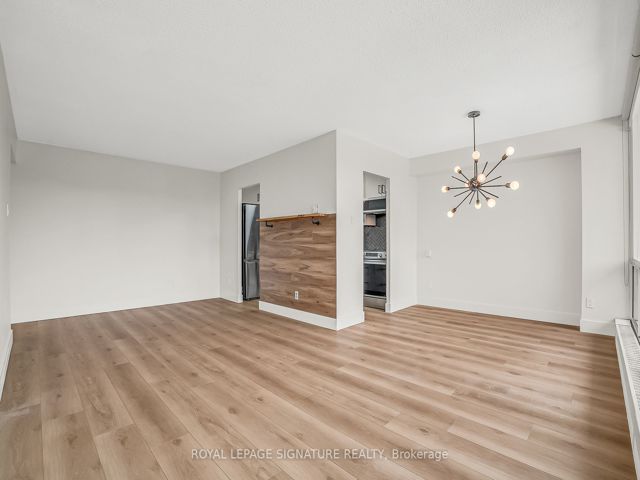 209 - 20 Sunrise Ave