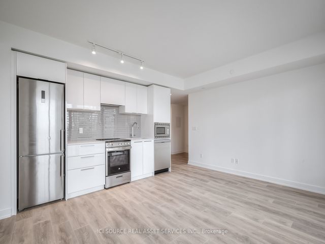 1902 - 501 Yonge St