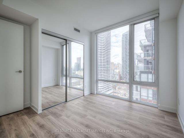 1902 - 501 Yonge St