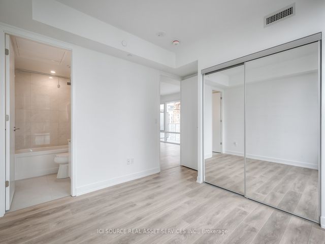 1902 - 501 Yonge St
