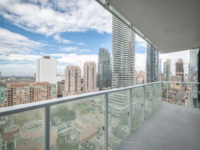 1902 - 501 Yonge St