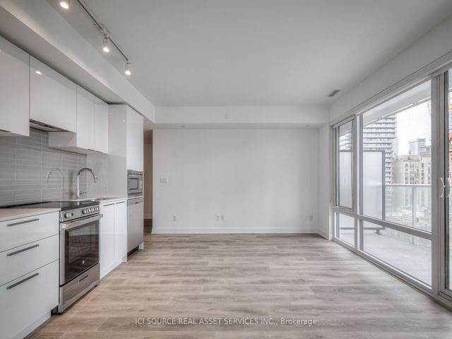 1902 - 501 Yonge St