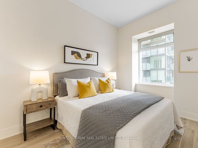 420 - 111 St Clair Ave