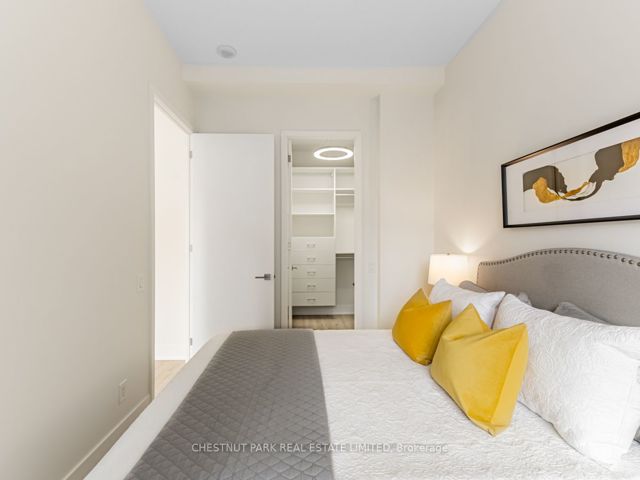 420 - 111 St Clair Ave