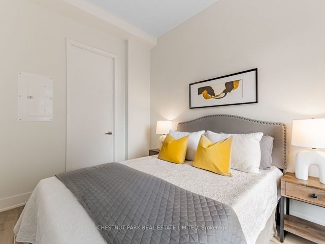 420 - 111 St Clair Ave