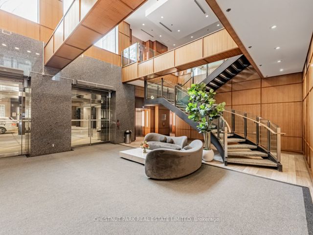 420 - 111 St Clair Ave