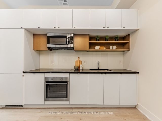 420 - 111 St Clair Ave