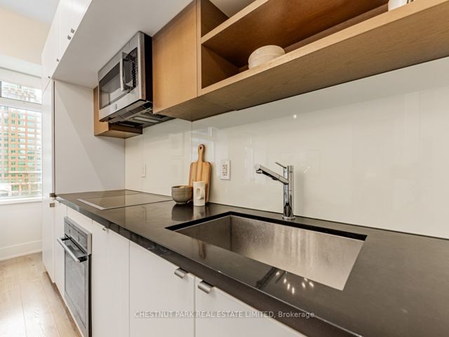 420 - 111 St Clair Ave