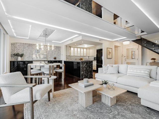 R101 - 360 Bloor St E