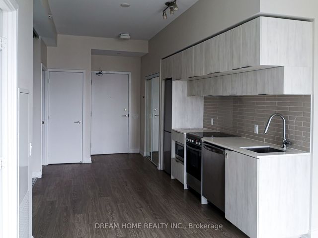 1206 - 181 Dundas St E