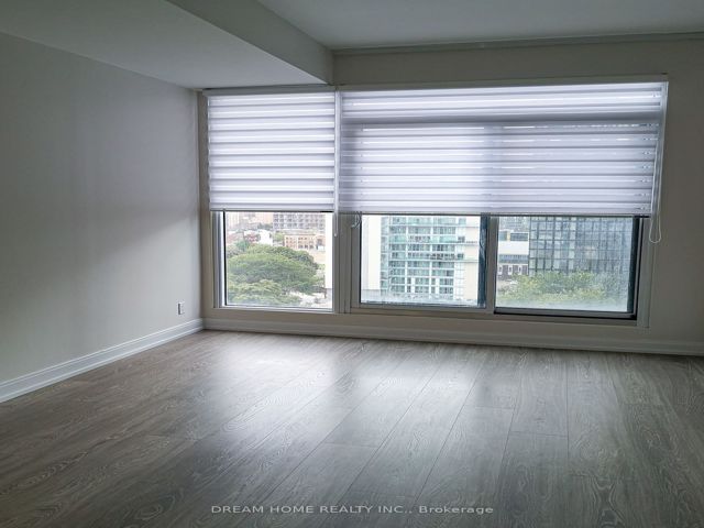 1206 - 181 Dundas St E