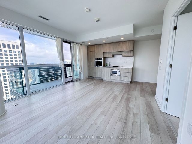3209 - 39 Roehampton Ave