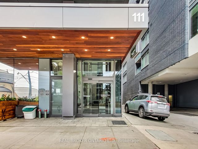 320 - 111 Bathurst St