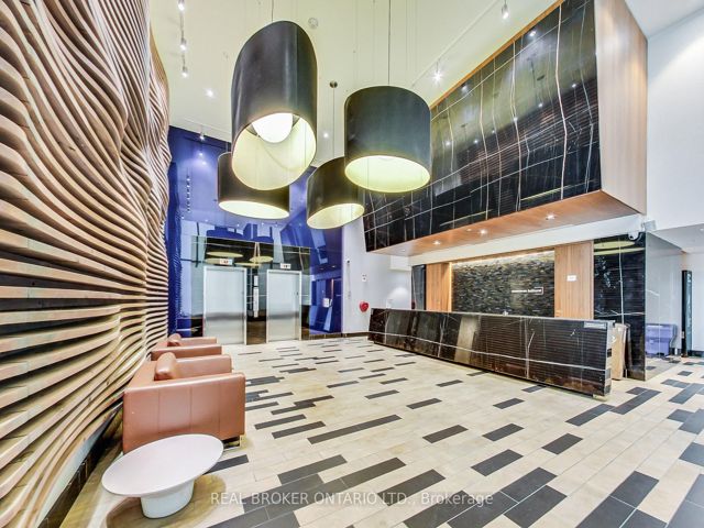 320 - 111 Bathurst St