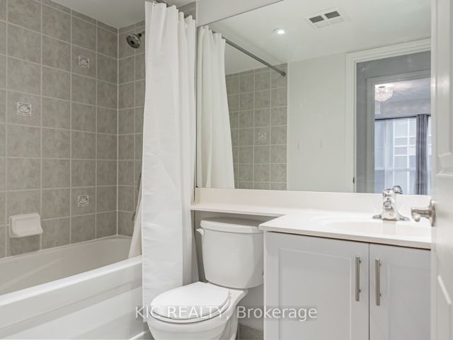 1727 - 250 Wellington St W