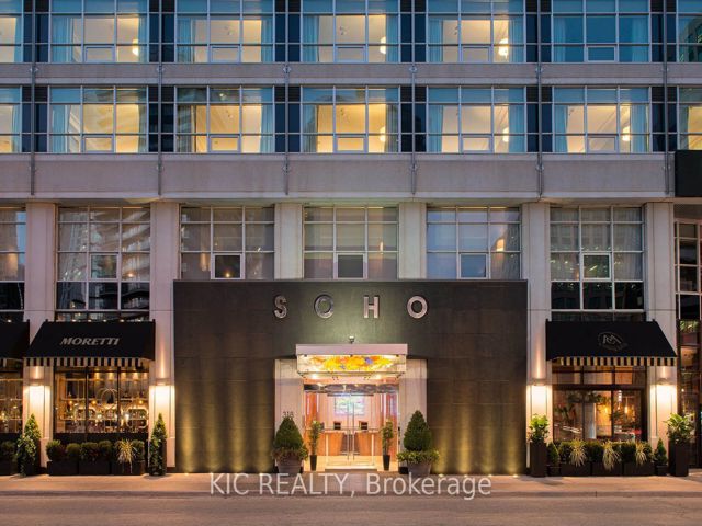 1727 - 250 Wellington St W