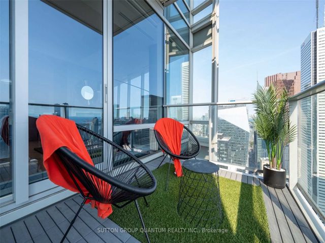 5408 - 180 University Ave