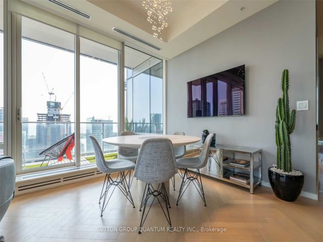 5408 - 180 University Ave