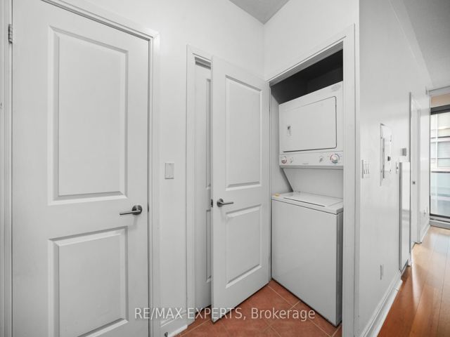 903 - 18 Yorkville Ave S