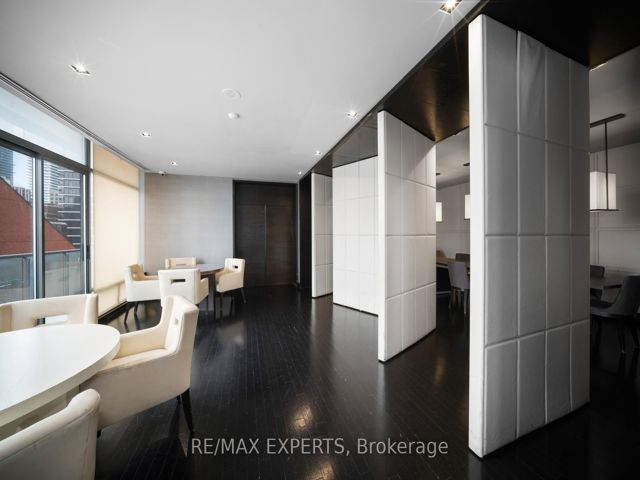 903 - 18 Yorkville Ave S