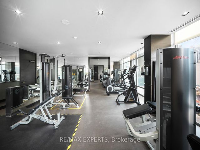 903 - 18 Yorkville Ave S