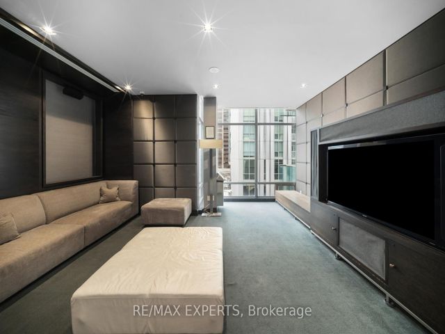 903 - 18 Yorkville Ave S