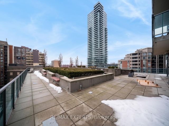 903 - 18 Yorkville Ave S