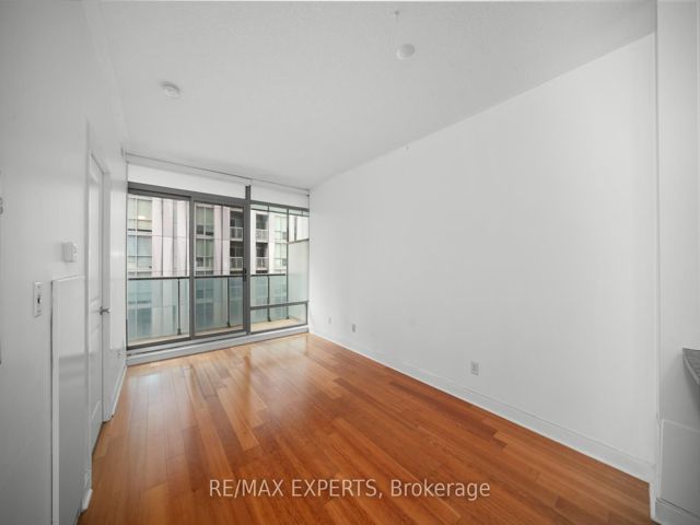 903 - 18 Yorkville Ave S