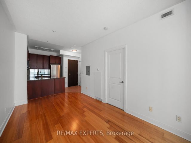 903 - 18 Yorkville Ave S