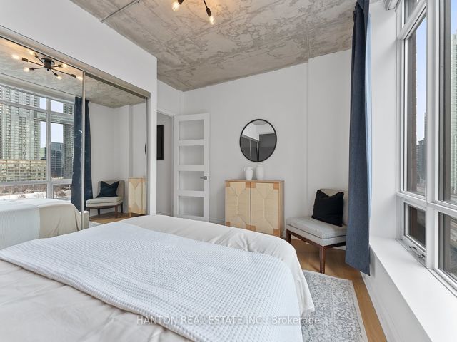 917E - 500 Queens Quay W