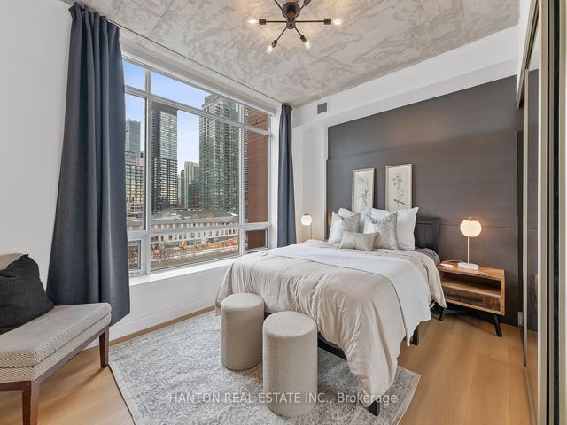 917E - 500 Queens Quay W