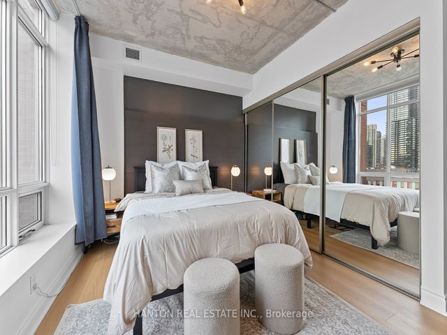 917E - 500 Queens Quay W