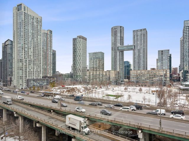 917E - 500 Queens Quay W