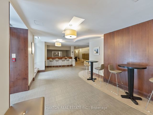 917E - 500 Queens Quay W