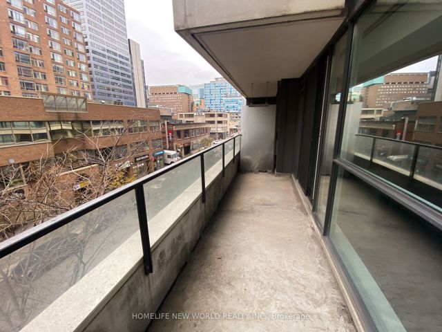 515 - 111 Elizabeth St