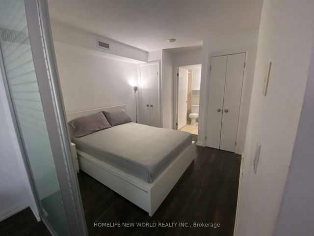 515 - 111 Elizabeth St