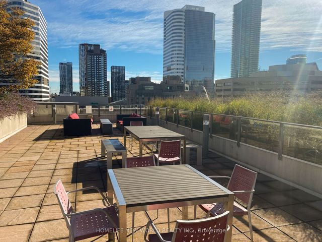 515 - 111 Elizabeth St