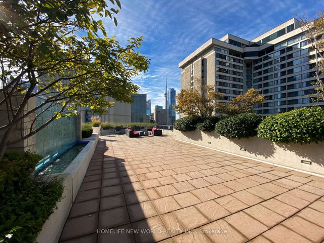 515 - 111 Elizabeth St